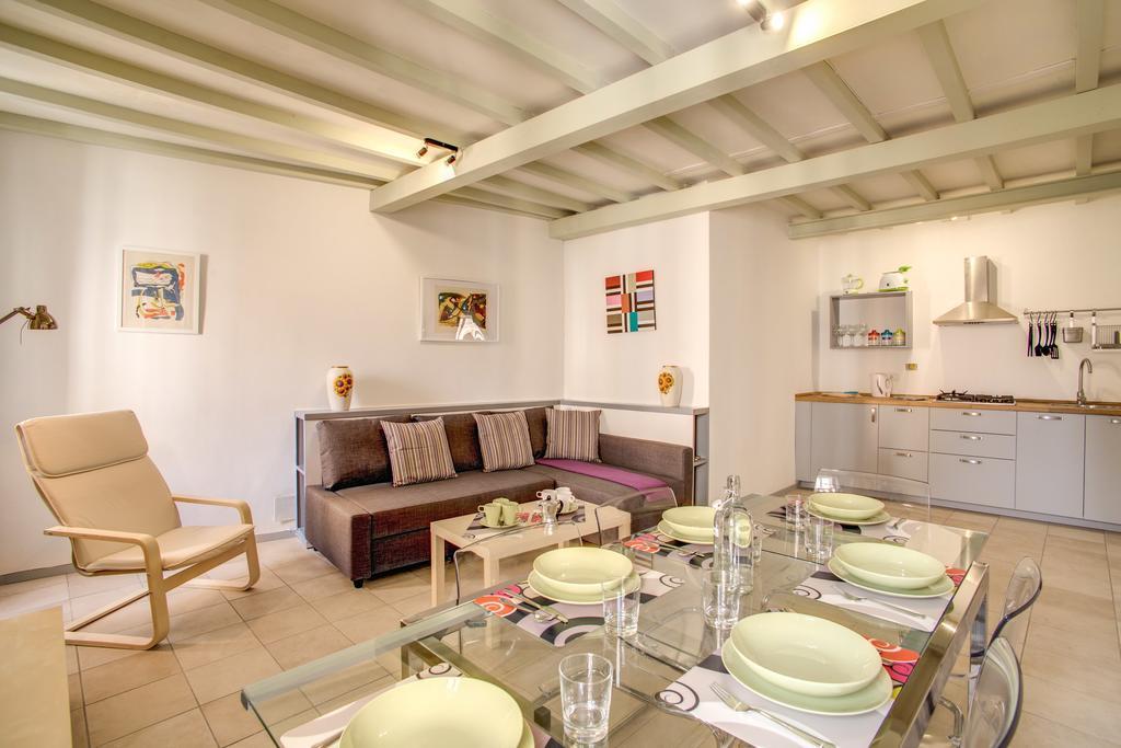 Apartment Three Bedroom Campo Dei Fiori Rome